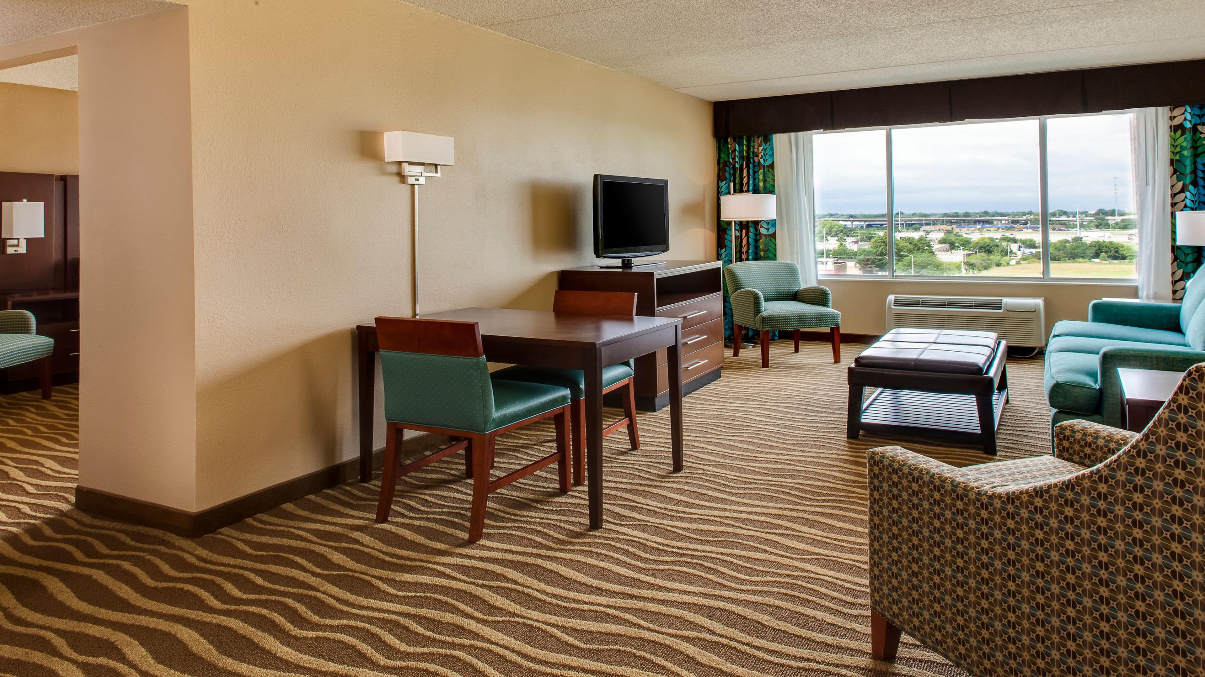 Holiday Inn Hotel & Suites Overland Park-West By Ihg Dış mekan fotoğraf