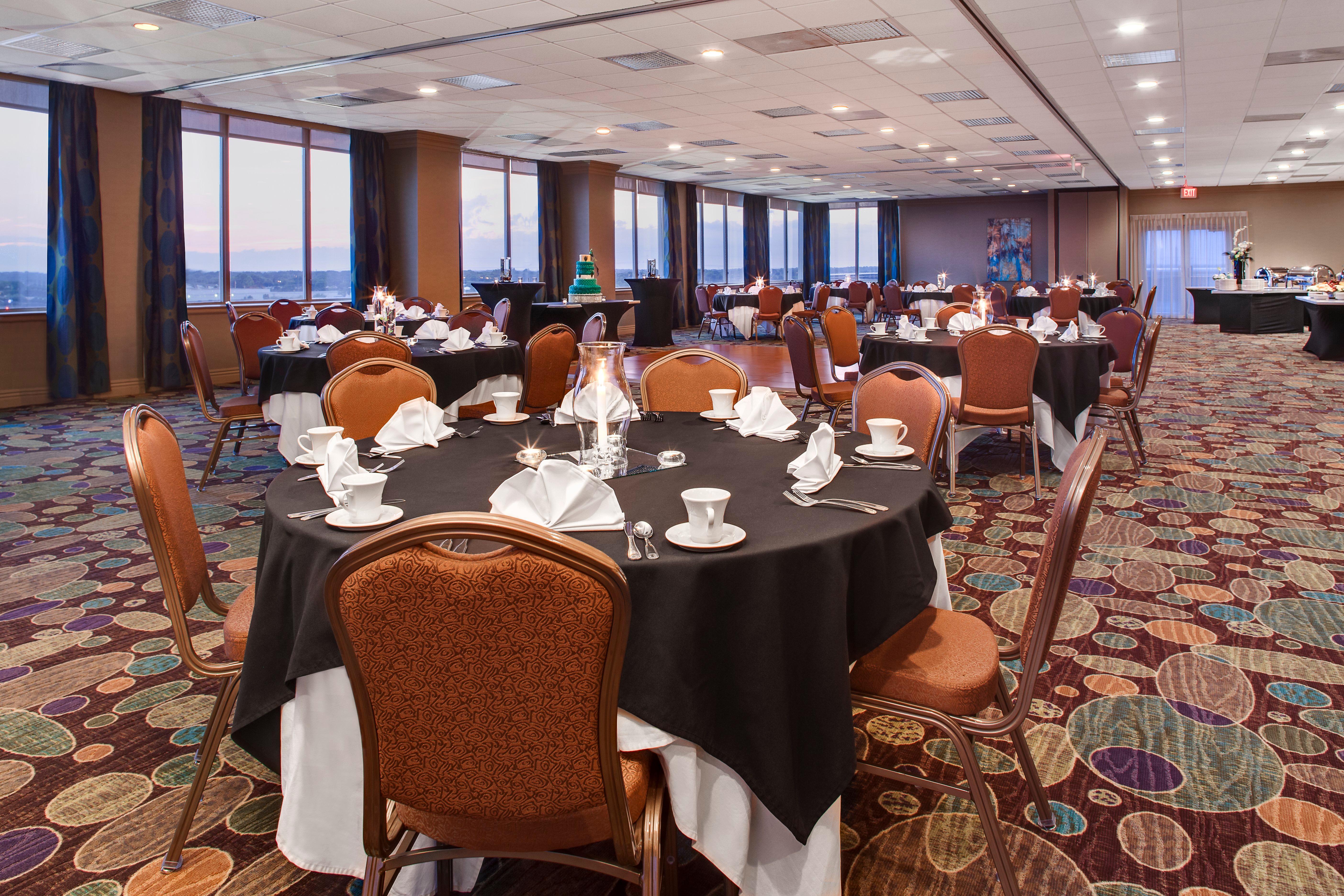 Holiday Inn Hotel & Suites Overland Park-West By Ihg Dış mekan fotoğraf